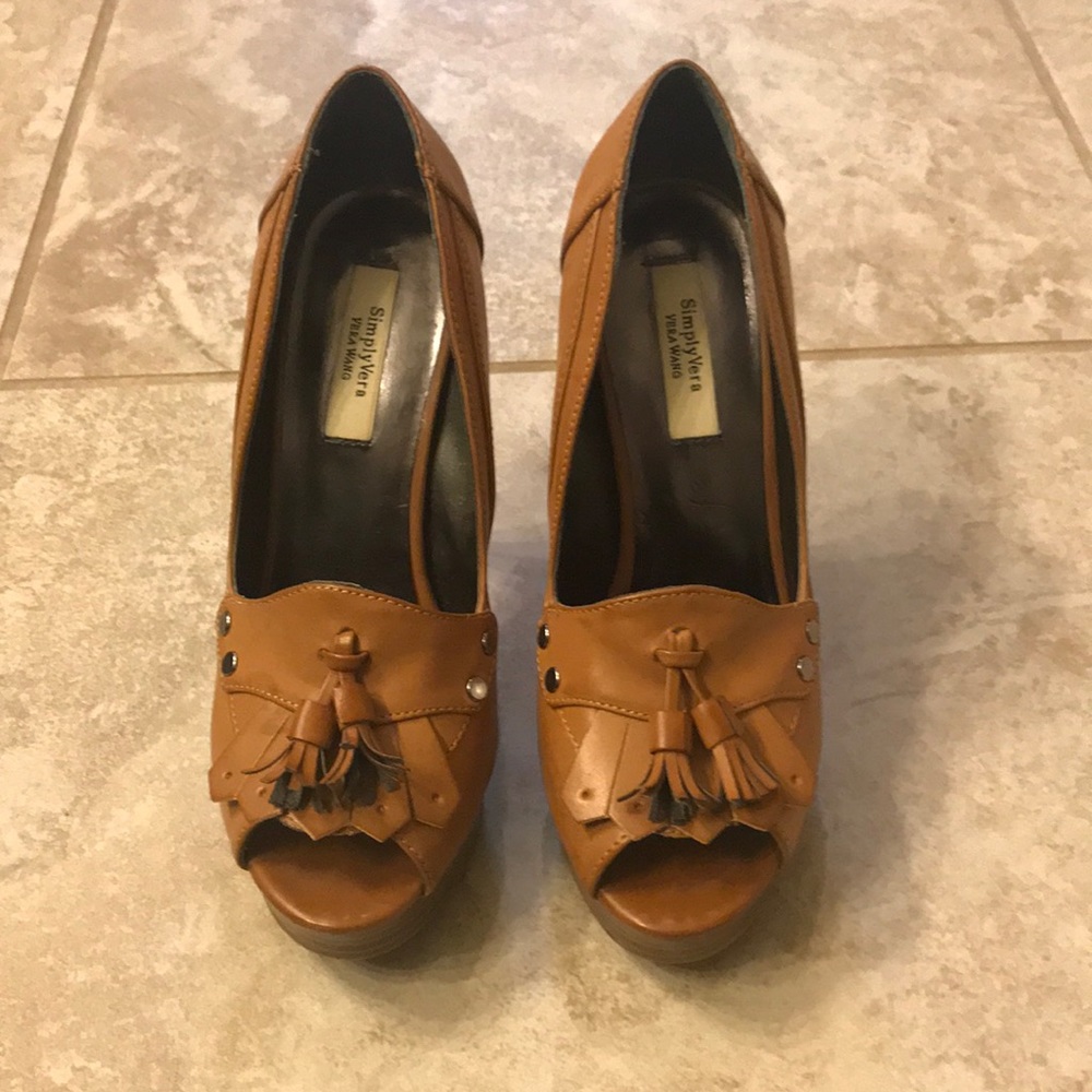 Vera Wang Peep Toe